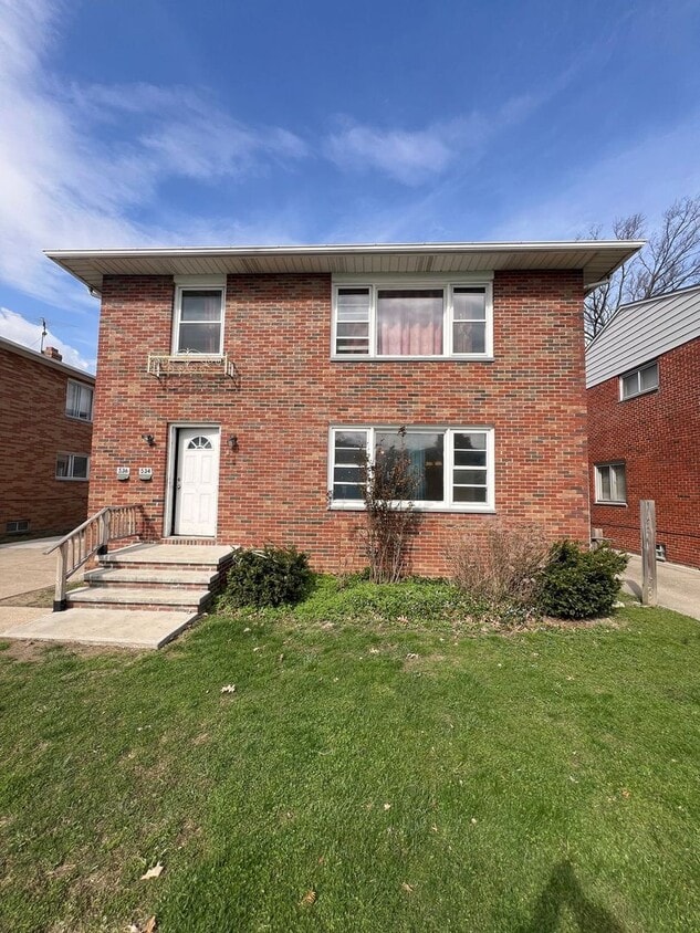 Primary Photo - 534 E 208th St