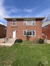 Building Photo - 534 E 208th St