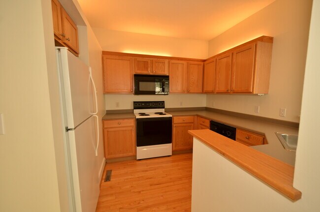 Building Photo - 242 Yardley Way