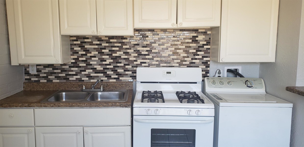 Primary Photo - 6440 S 22nd St