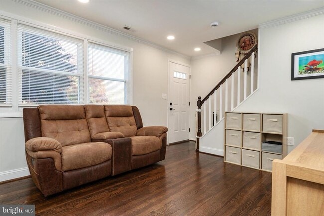 Foto del edificio - 741 Silver Creek Rd