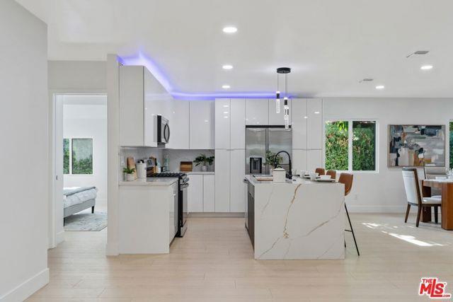 Foto del edificio - 5413 Halbrent Ave