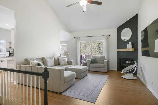 Building Photo - Spacious 4 Bedroom in Millard