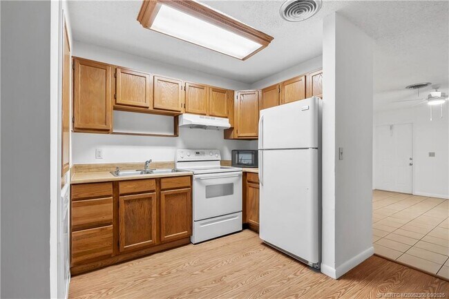 Foto del edificio - 797 SW 36th Terrace