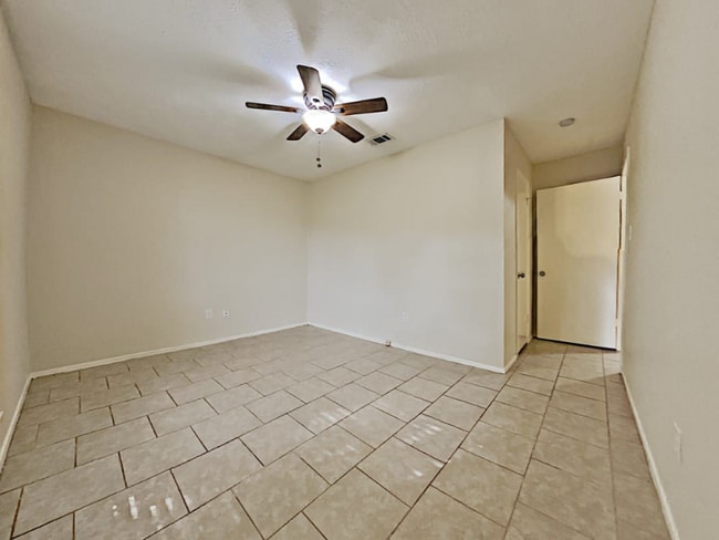 Building Photo - 16515 Forest Bend Ave