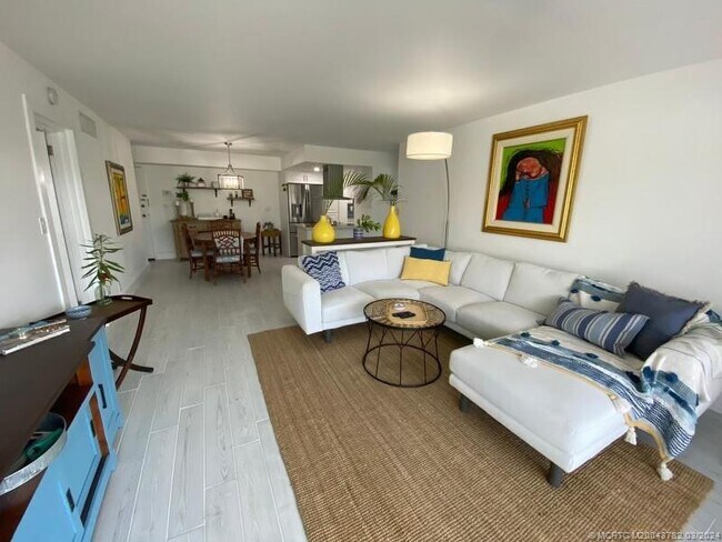 Foto del edificio - 3792 NE Ocean Blvd