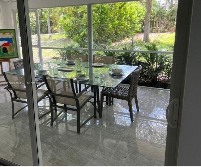 Foto del edificio - 10621 SW 77th Ave