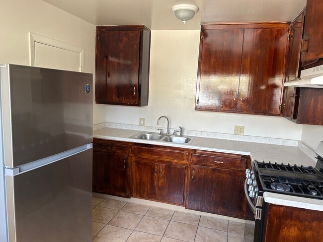 Building Photo - 114 Garnsey Ave