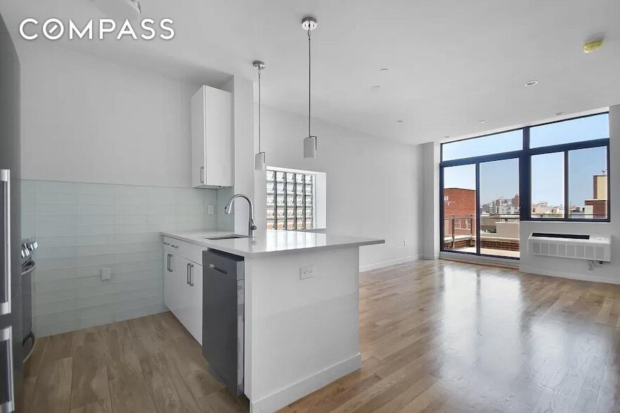 Foto principal - 23-16 31st Ave