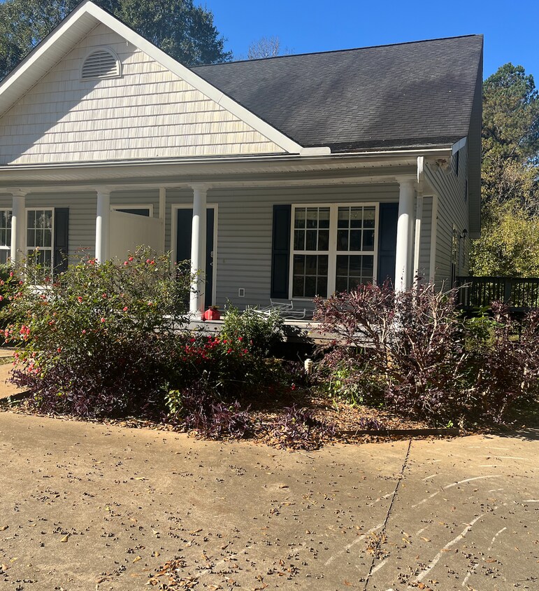 Foto principal - 108 Bentwood Cir