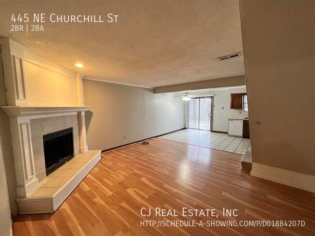 Foto del edificio - 445 NE Churchill St