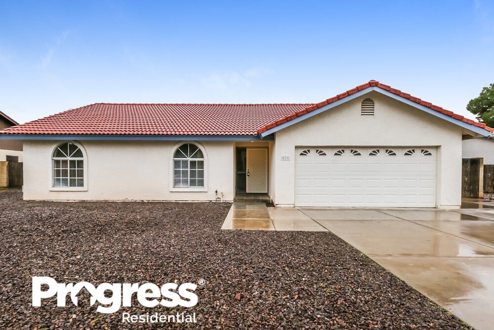 Foto principal - 431 E San Pedro Ave