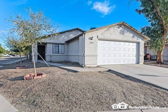 Foto del edificio - Recently updated 3 Bed, 2 Bath home in Tuc...