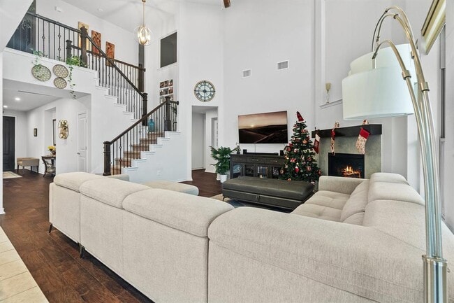 Building Photo - 3383 Vasquez Pl