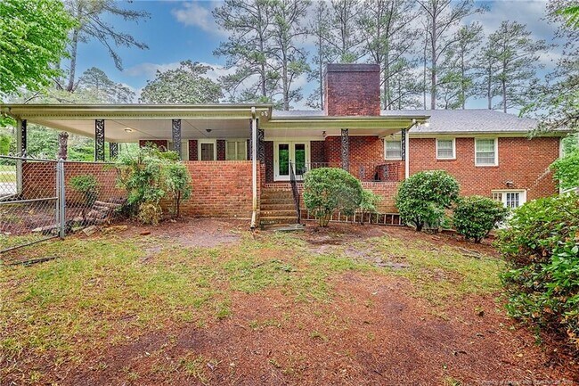 Building Photo - 116 S Churchill Dr