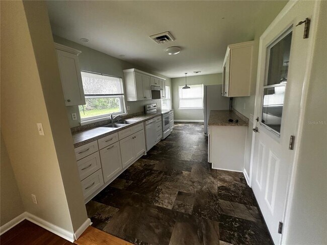 Foto del edificio - 510 SW 28th St