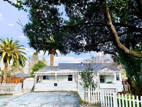 Building Photo - 1428 Oakland Blvd