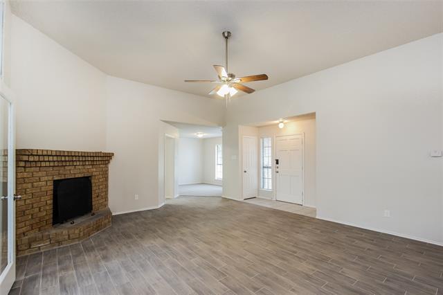 Building Photo - 925 Creekview Dr