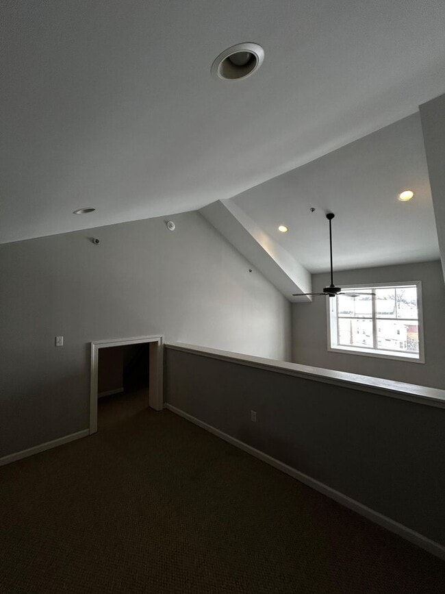 Foto del edificio - 970 Ridge Ave