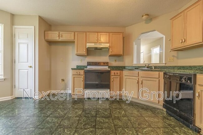 Building Photo - 2961 Churchwell Dr