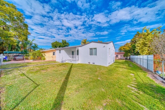 Foto del edificio - 4345 SW 5th Terrace