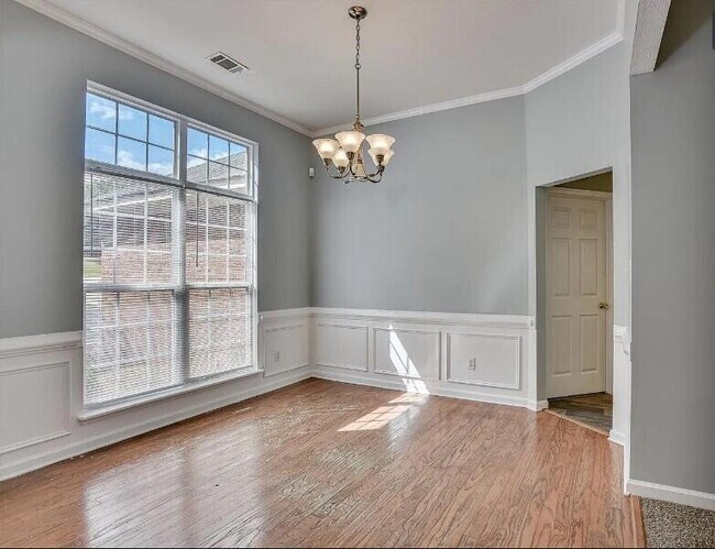 Foto del edificio - 647 Butler Springs Cir