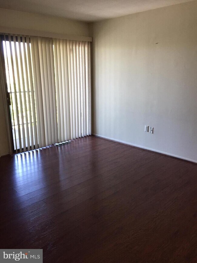 Building Photo - 37 Bozarth Ct