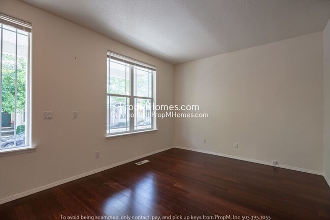 Building Photo - 7561 SW Thornton Dr