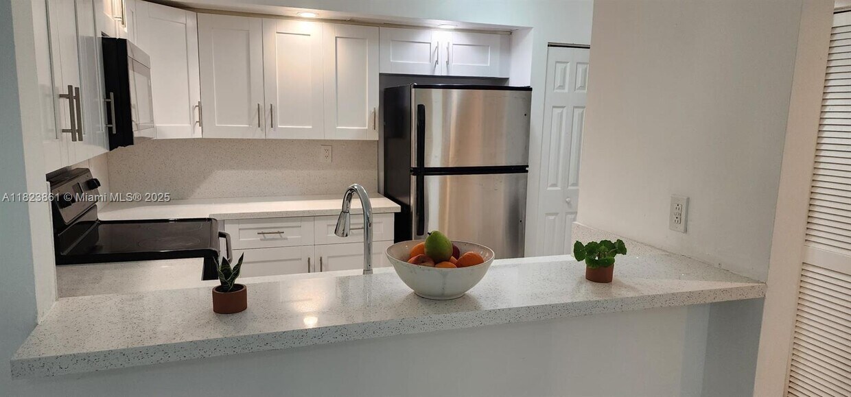 Foto principal - 8500 SW 212th St