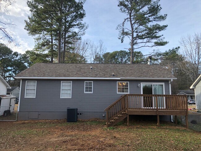 Building Photo - Home available in Hueytown! Available to View Now!!!