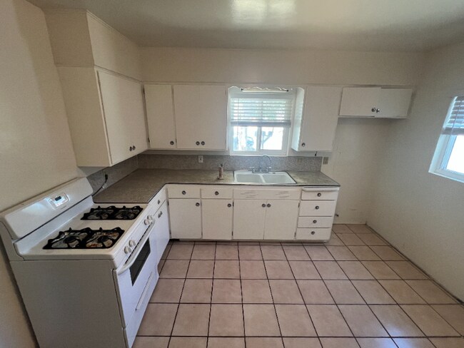 Foto del edificio - 44820 Spearman Ave