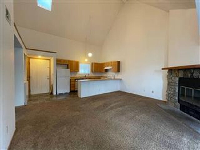 Building Photo - Soda Lakes Condo
