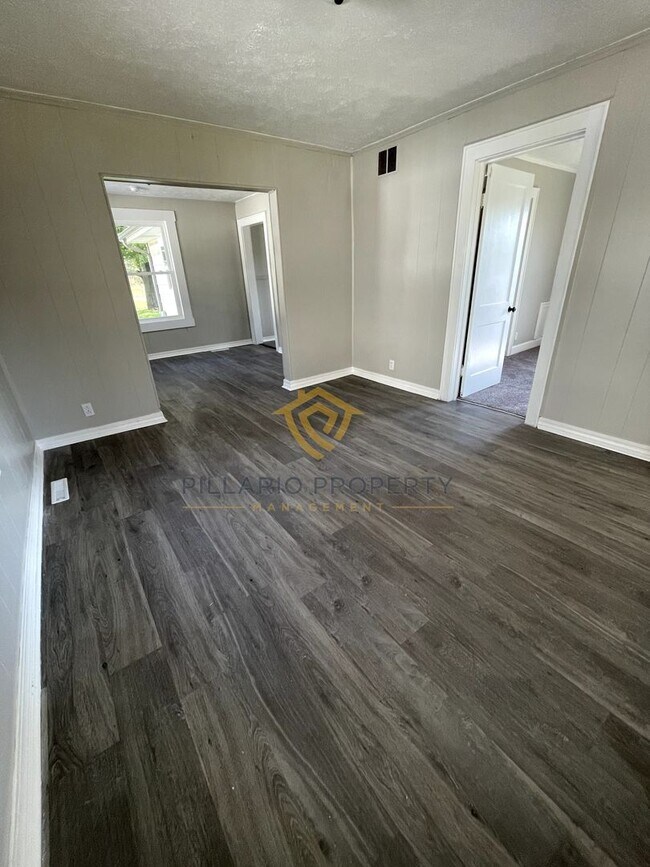 Foto del edificio - $500 OFF MOVE-IN SPECIAL!!! Cozy Anderson ...