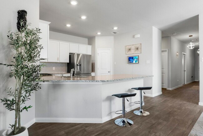 Foto del edificio - 212 Apache Plum Dr