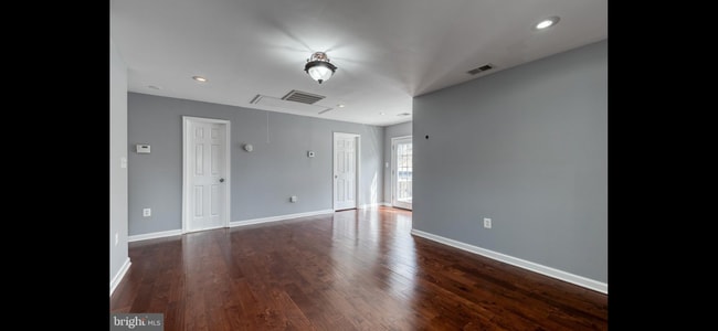 Building Photo - 5085 Twinbrook Run Dr