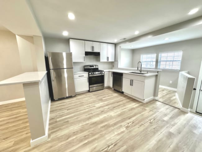 Building Photo - 266 St Helena Ave