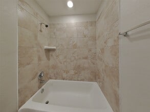 Building Photo - 20660 Dunrobin Dr