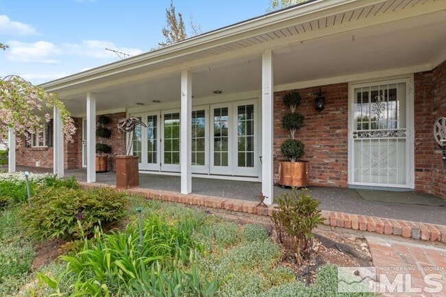 Building Photo - 1880 Meadowview Ln