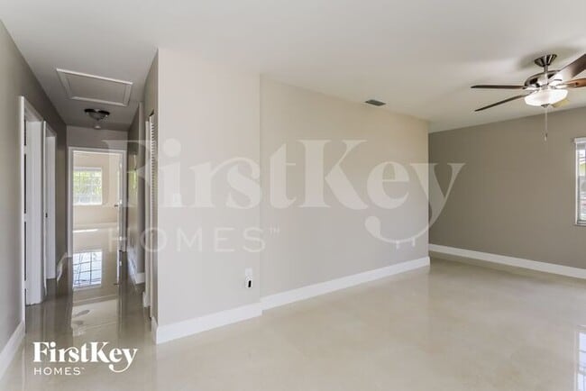Building Photo - 16905 SW 106th Ct