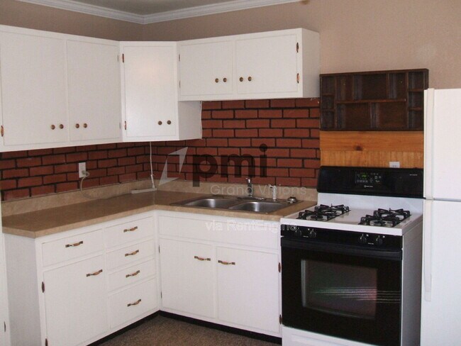 Foto del edificio - 2913 E Cardinal Dr