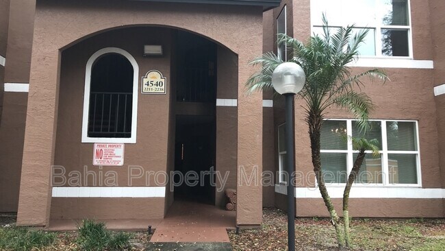 Foto del edificio - 4540 Commander Dr