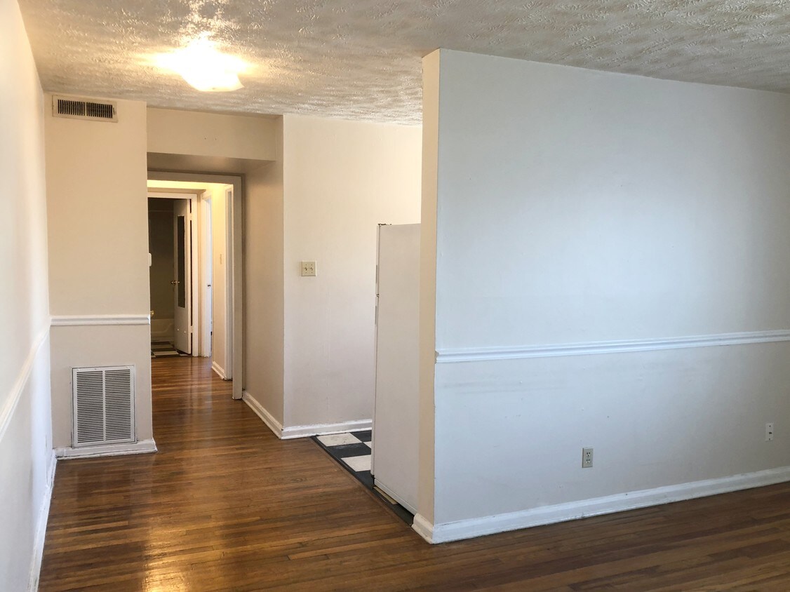 Foto principal - 3673 N Pennsylvania St