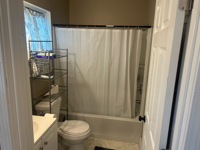 Foto del edificio - 900 E Stewart St