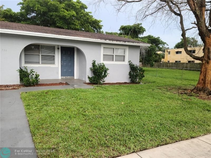 Foto principal - 736 NW 2nd Ave