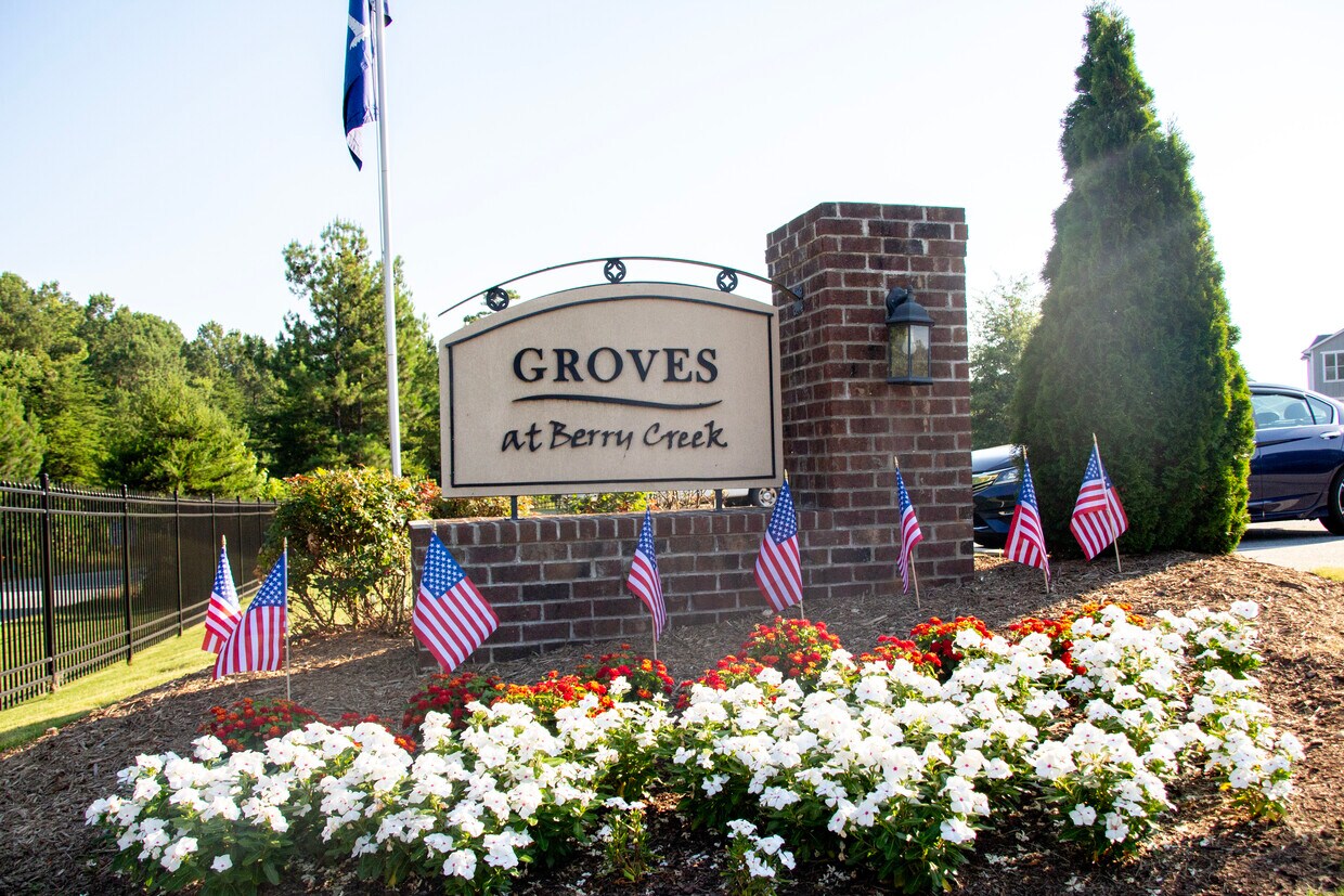 Groves at Berry Creek Apartments in Duncan, SC