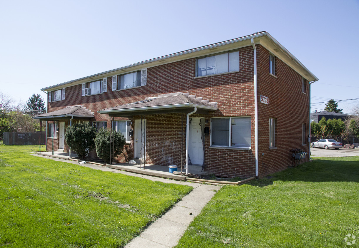 Primary Photo - Arborwood Court