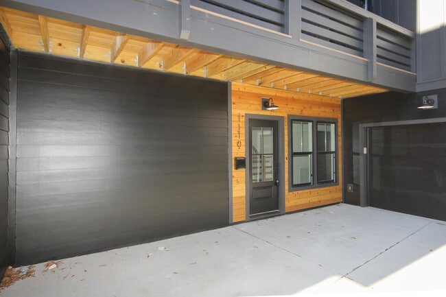 Photo - 1110 Greenleaf Ave Townhome