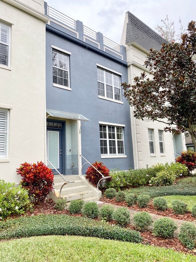 LUXURY TOWNHOME IN SODO 3/2.5 PLUS OFFICE AND BONUS ROOM - DOWNTOWN ORLANDO - LUXURY TOWNHOME IN SODO 3/2.5 PLUS OFFICE AND BONUS ROOM - DOWNTOWN ORLANDO