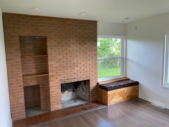 Building Photo - 11712 Bannister Rd