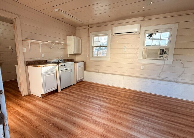 Foto del edificio - Studio in Main Town • All Utilities Included • Batesville